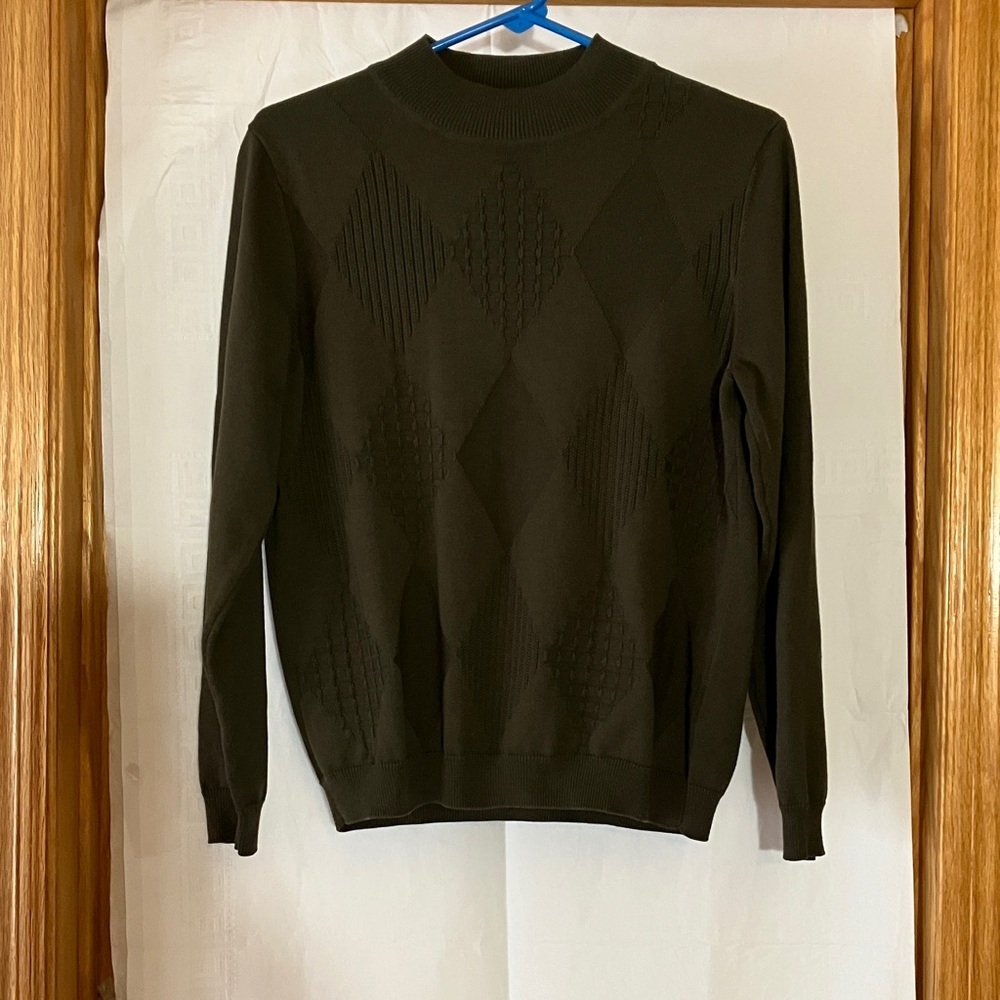 Alfred Dunner Women’s P/L Green Diamond Pattern Mock Neck Long Sleeve Sweater